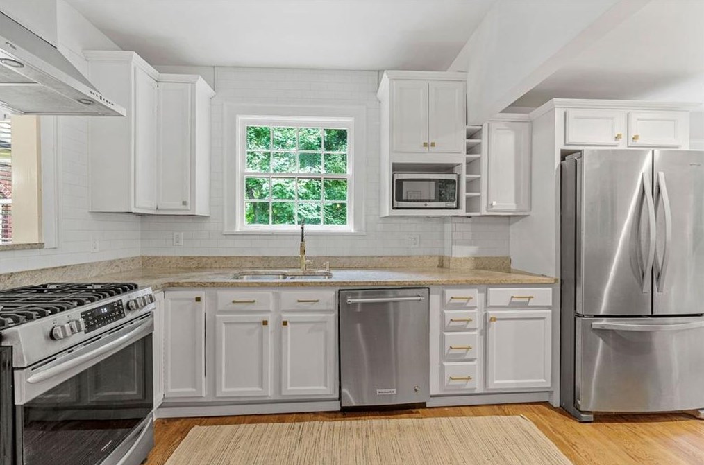 2348 Venetian Dr, Atlanta GA  30311-3357 exterior