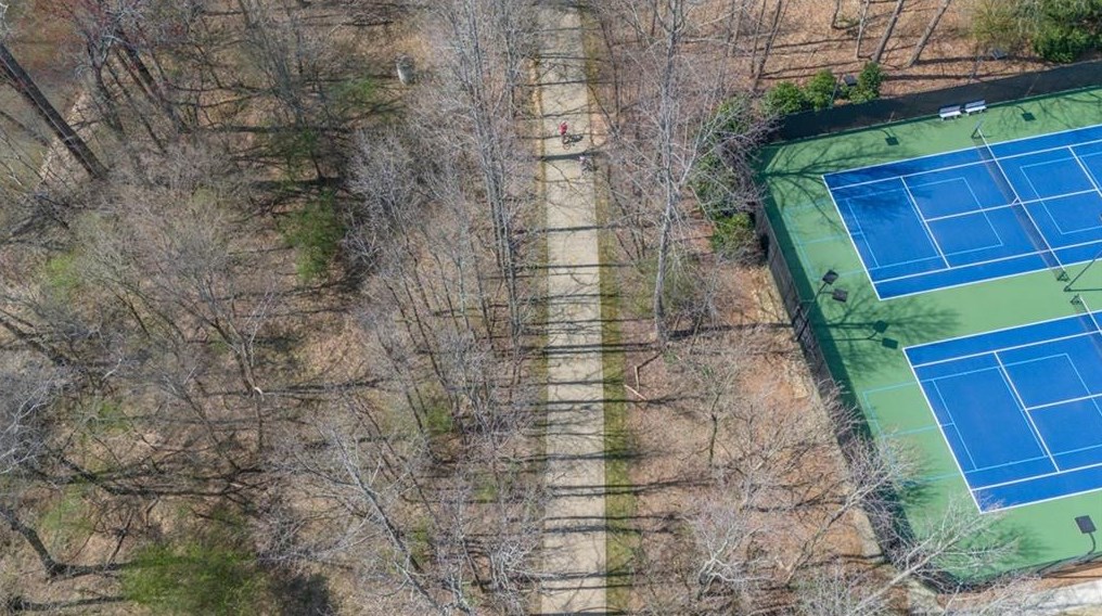 2080 Arminda Ct, Alpharetta GA  30022-1591 exterior