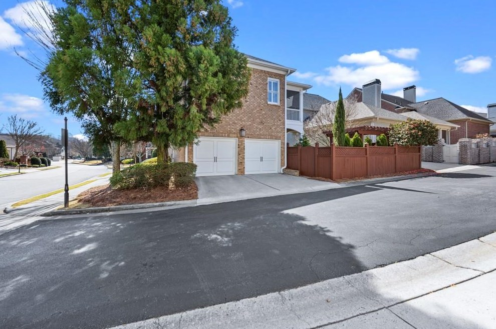 2080 Arminda Ct, Alpharetta GA  30022-1591 exterior