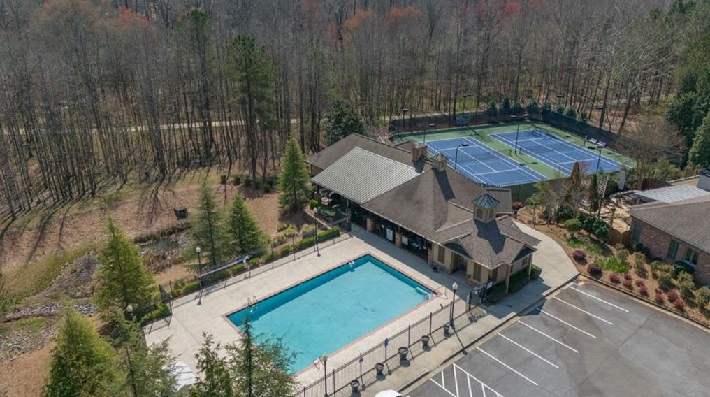 2080 Arminda Ct, Alpharetta GA  30022-1591 exterior