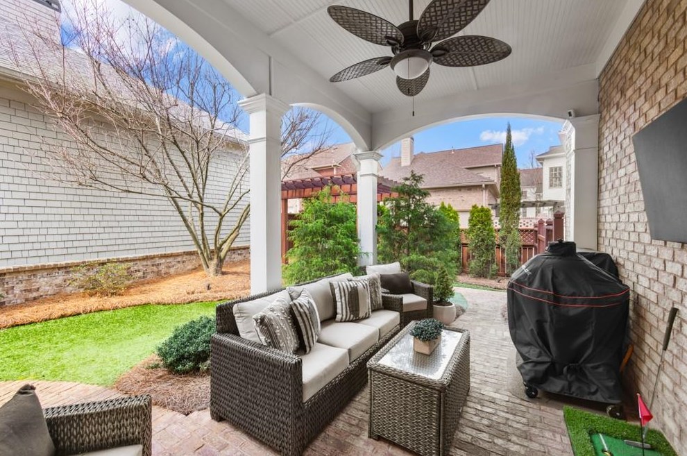 2080 Arminda Ct, Alpharetta GA  30022-1591 exterior