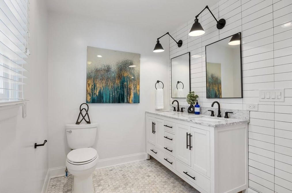 746 Wildwood Rd, Atlanta GA  30324-4943 exterior