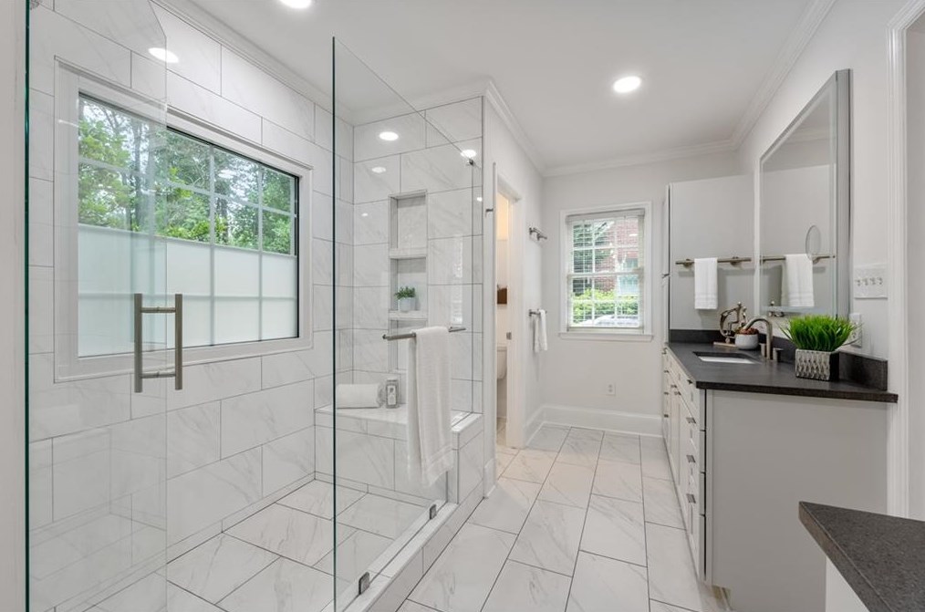 746 Wildwood Rd, Atlanta GA  30324-4943 exterior