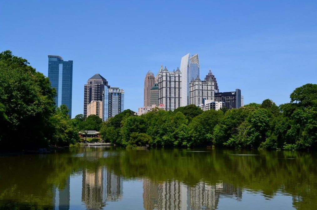 746 Wildwood Rd, Atlanta GA  30324-4943 exterior