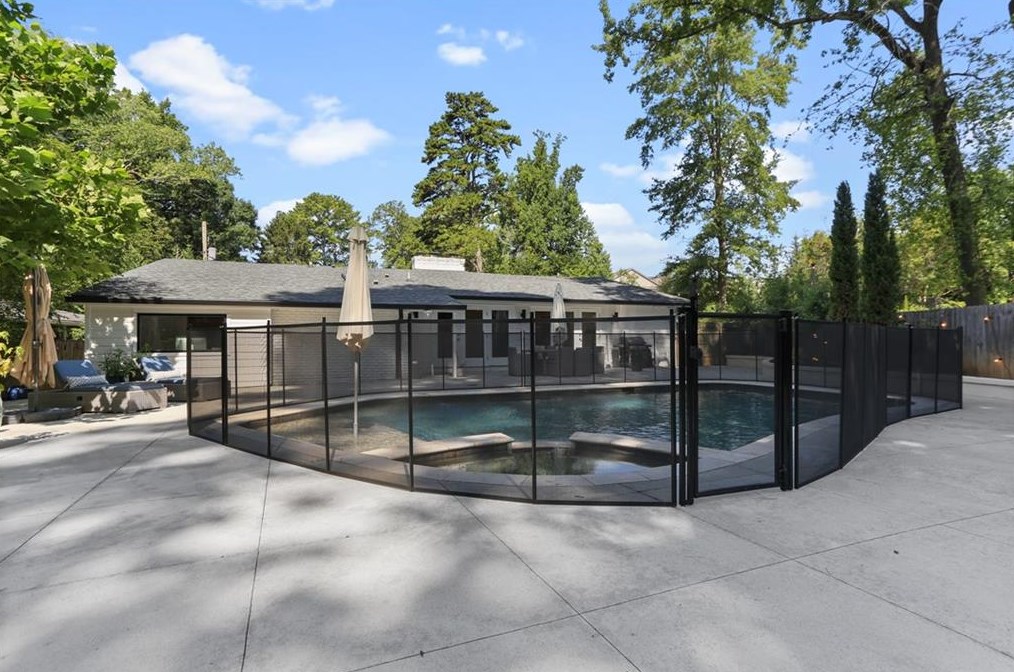 1798 Holly Ln, Atlanta GA  30329-3524 exterior