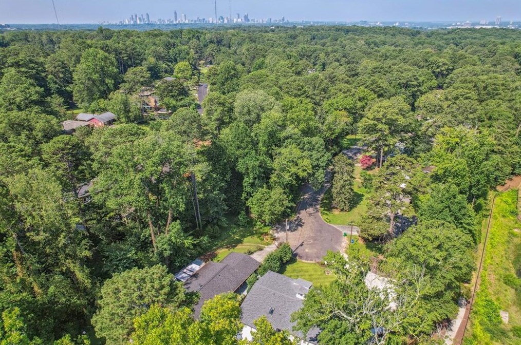 1798 Holly Ln, Atlanta GA  30329-3524 exterior