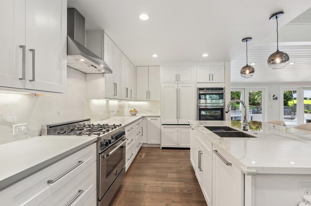 1798 Holly Ln, Atlanta GA  30329-3524 exterior