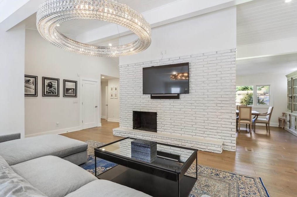 1798 Holly Ln, Atlanta GA  30329-3524 exterior