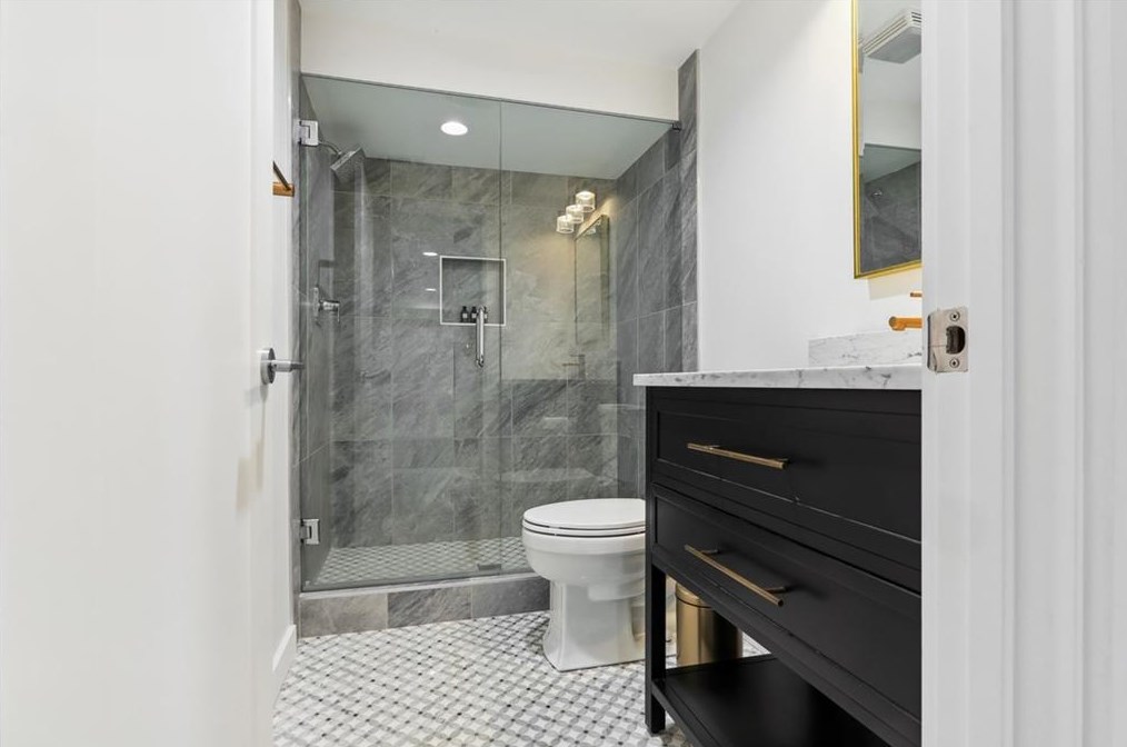 1798 Holly Ln, Atlanta GA  30329-3524 exterior