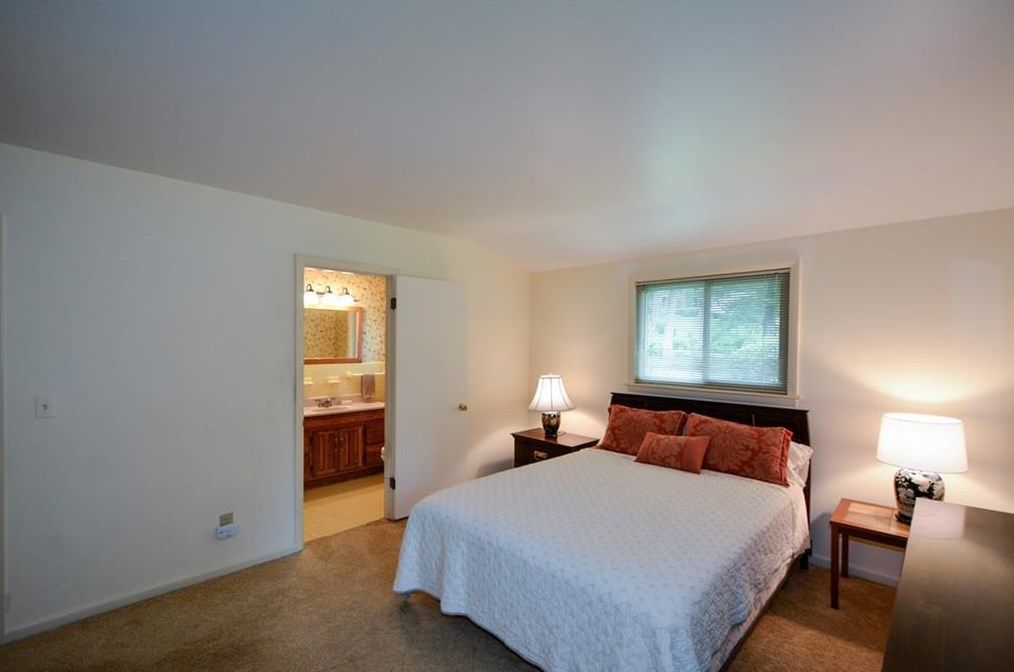 2437 Circlewood Rd, Atlanta GA  30345-1949 exterior