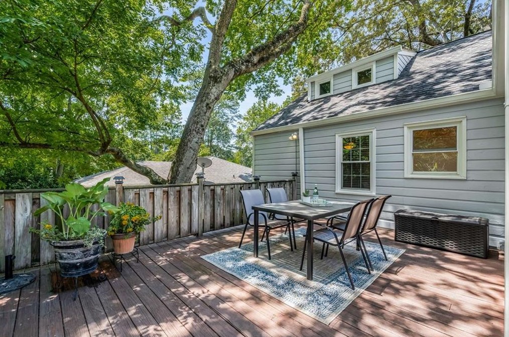 1943 Kilburn Dr, Atlanta GA  30324-4852 exterior
