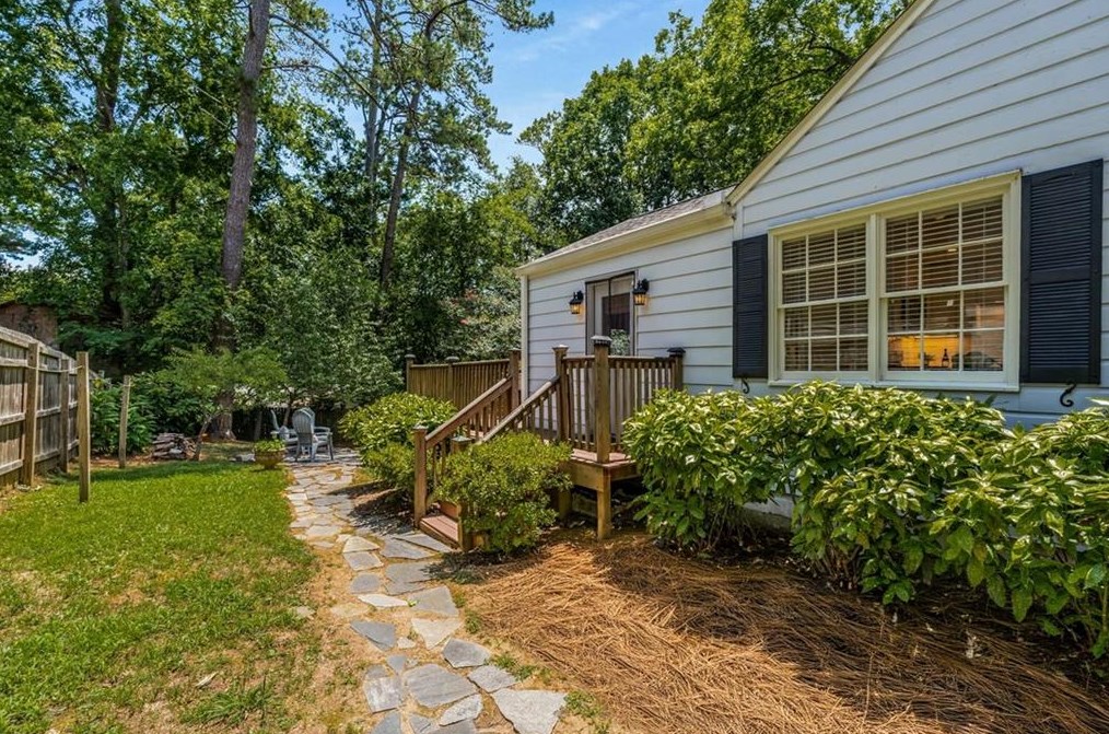 1943 Kilburn Dr, Atlanta GA  30324-4852 exterior
