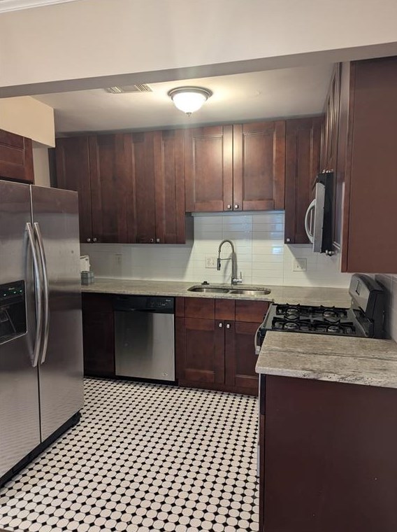 1524 Planters Ridge Ln, Alpharetta GA  30004-3844 exterior