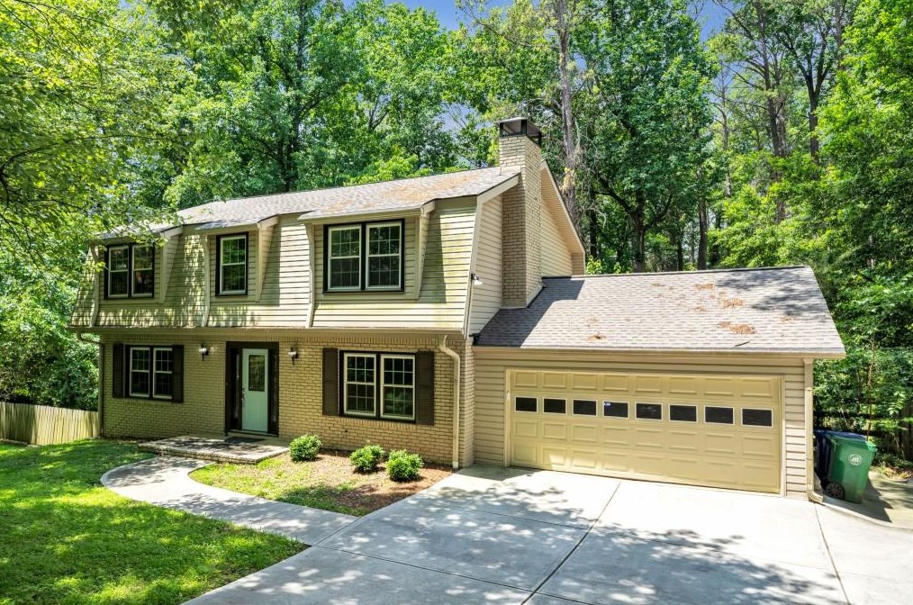 2296 Sherbrooke Dr, Atlanta GA  30345-1933 exterior