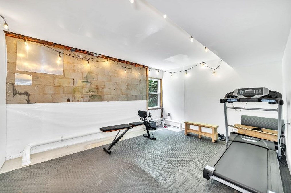 2296 Sherbrooke Dr, Atlanta GA  30345-1933 exterior