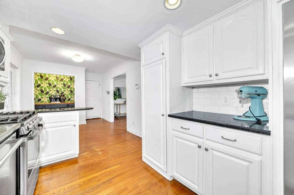 2296 Sherbrooke Dr, Atlanta GA  30345-1933 exterior