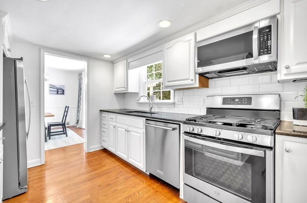 2296 Sherbrooke Dr, Atlanta GA  30345-1933 exterior