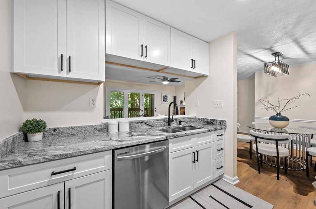 510 Tuxworth Cir, Decatur GA  30033-5618 exterior