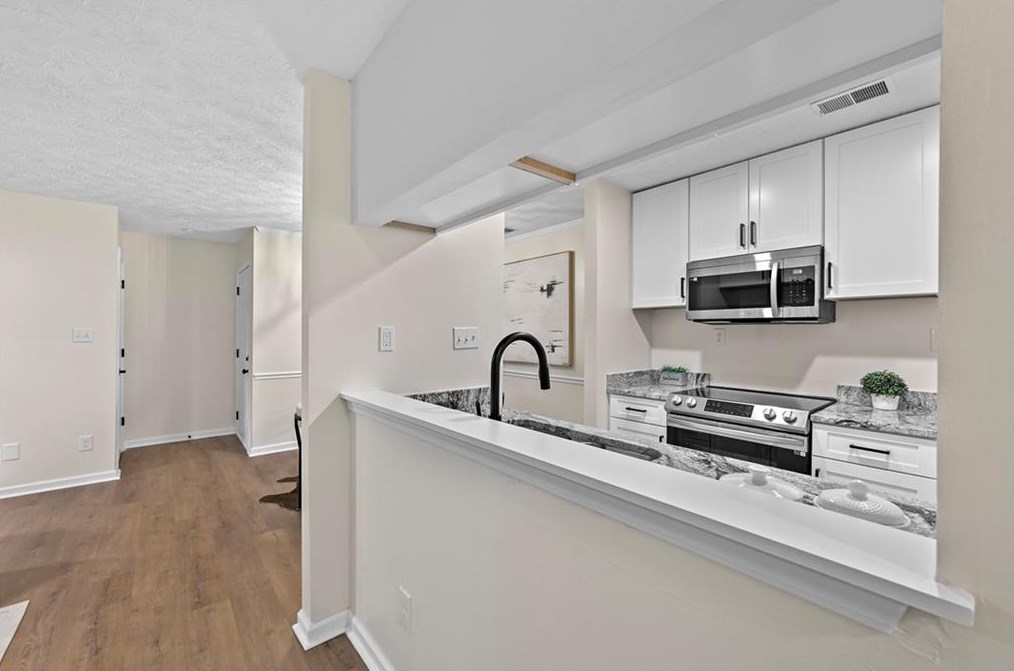 510 Tuxworth Cir, Decatur GA  30033-5618 exterior