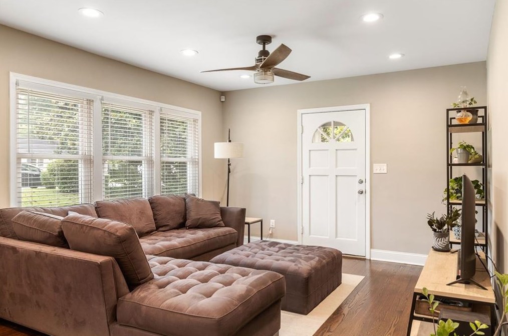 1971 Valencia Rd, Decatur GA  30032-5273 exterior