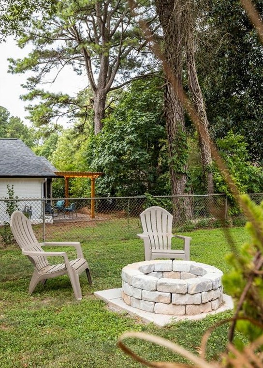 1971 Valencia Rd, Decatur GA  30032-5273 exterior