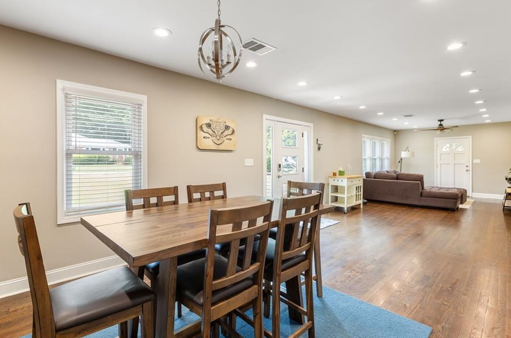 1971 Valencia Rd, Decatur GA  30032-5273 exterior