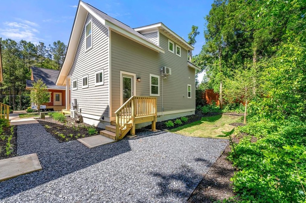 210 Commerce Dr, Decatur GA  30030-1966 exterior