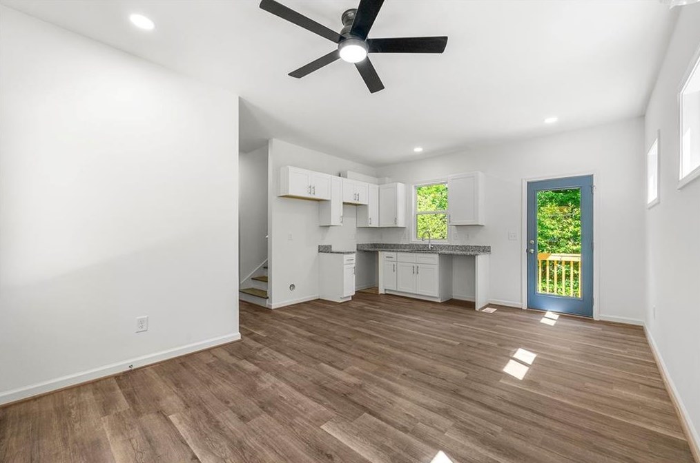 210 Commerce Dr, Decatur GA  30030-1966 exterior