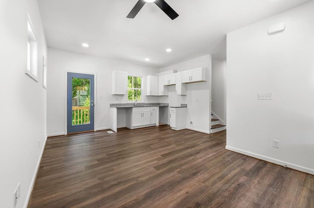 210 Commerce Dr, Decatur GA  30030-1966 exterior