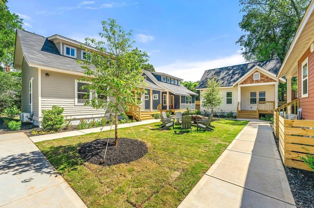 214 Commerce Dr, Decatur GA  30030-1966 exterior