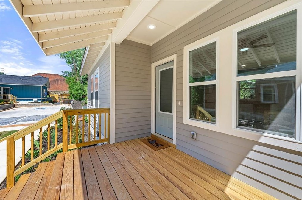 214 Commerce Dr, Decatur GA 30030-1966 exterior