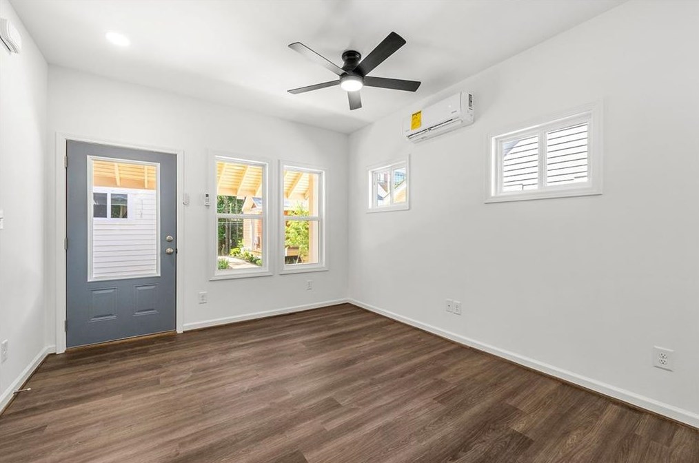 214 Commerce Dr, Decatur GA 30030-1966 exterior