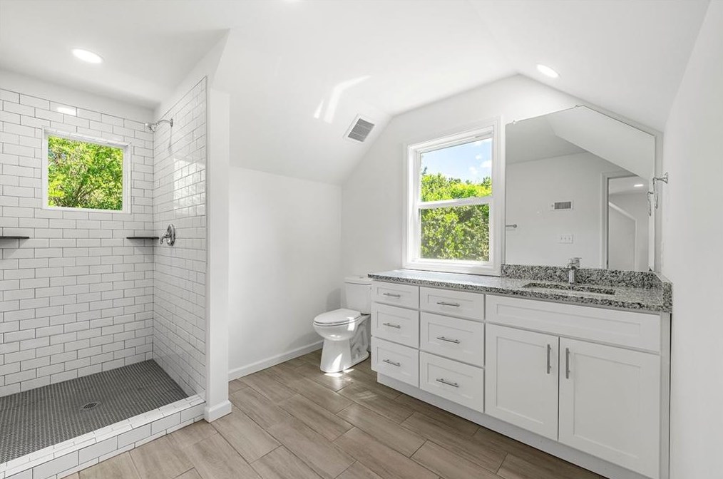 214 Commerce Dr, Decatur GA 30030-1966 exterior