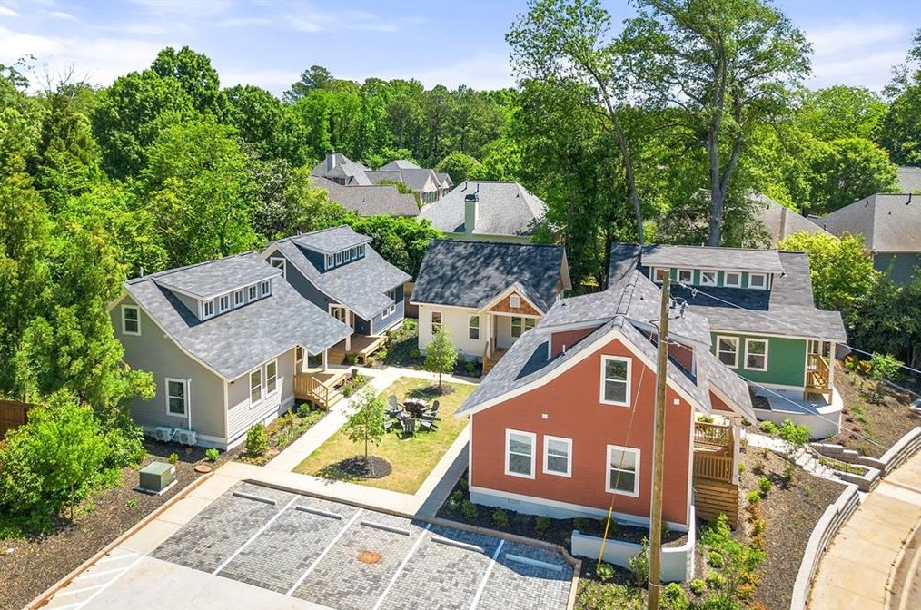 218 Commerce Dr, Decatur GA  30030-1966 exterior