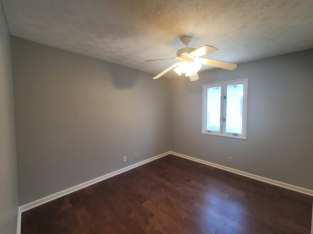 4047 Centennial Trl, Duluth GA  30096-4242 exterior