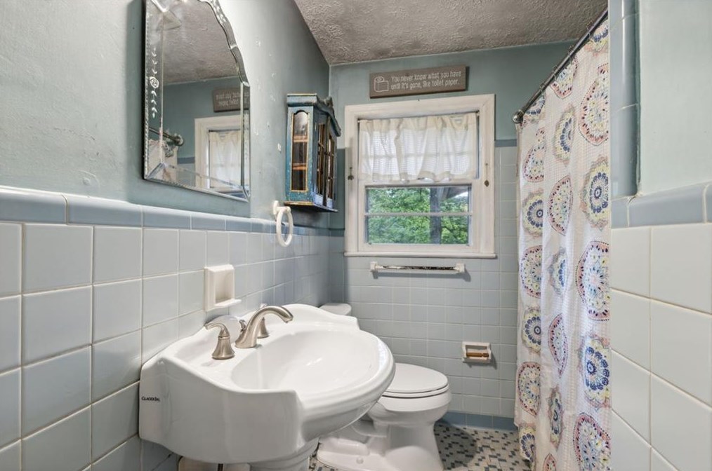 629 Clairmont Cir, Decatur GA  30033-5316 exterior