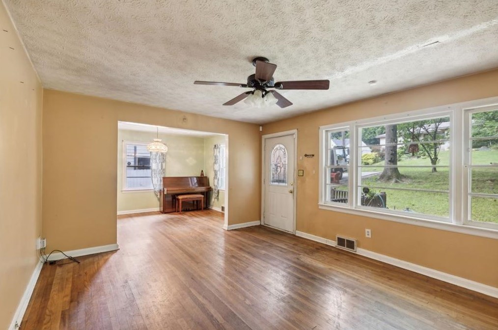 629 Clairmont Cir, Decatur GA  30033-5316 exterior