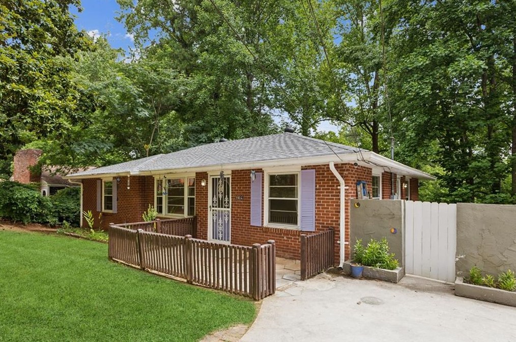 629 Clairmont Cir, Decatur GA  30033-5316 exterior