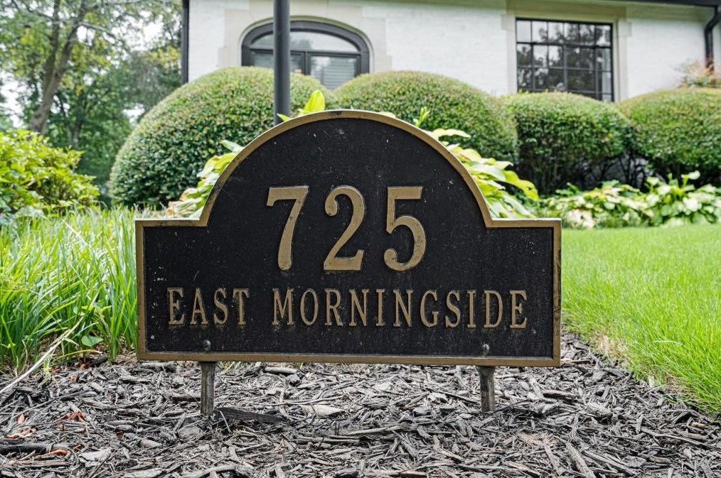 725 Morningside Dr, Atlanta GA  30324-5220 exterior