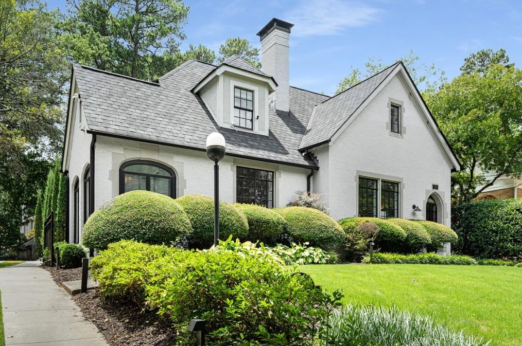 725 Morningside Dr, Atlanta GA  30324-5220 exterior