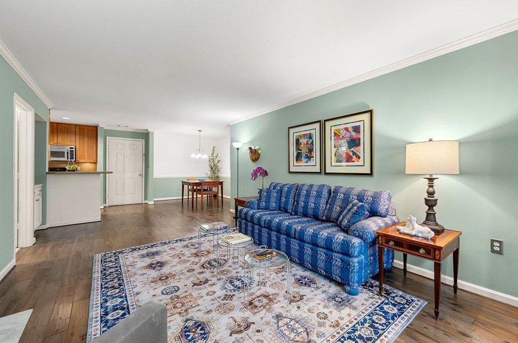 2109 Pne Hts Dr, Atlanta GA 30324-2834 exterior