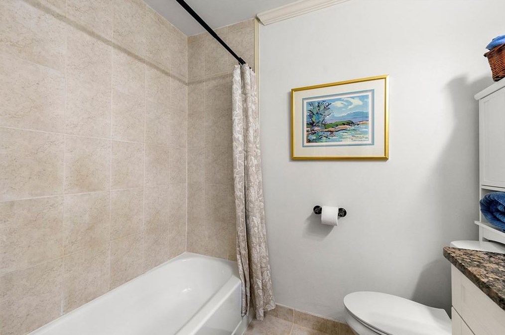 2109 Pne Hts Dr, Atlanta GA 30324-2834 exterior