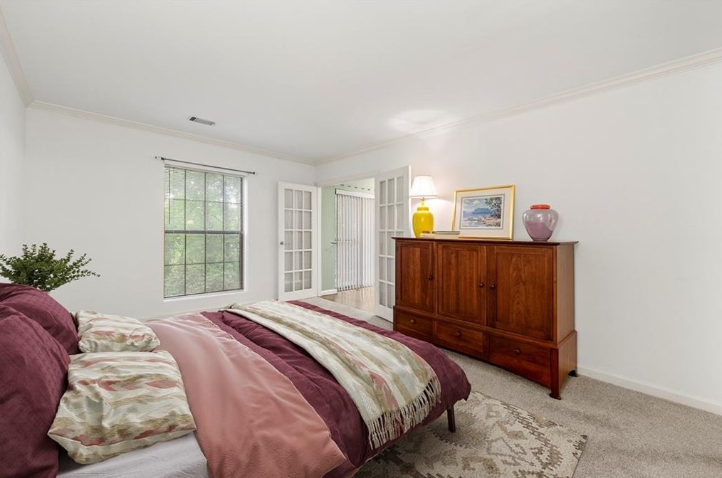 2109 Pne Hts Dr, Atlanta GA 30324-2834 exterior