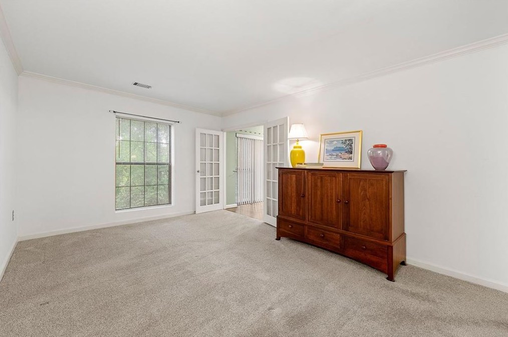 2109 Pne Hts Dr, Atlanta GA 30324-2834 exterior