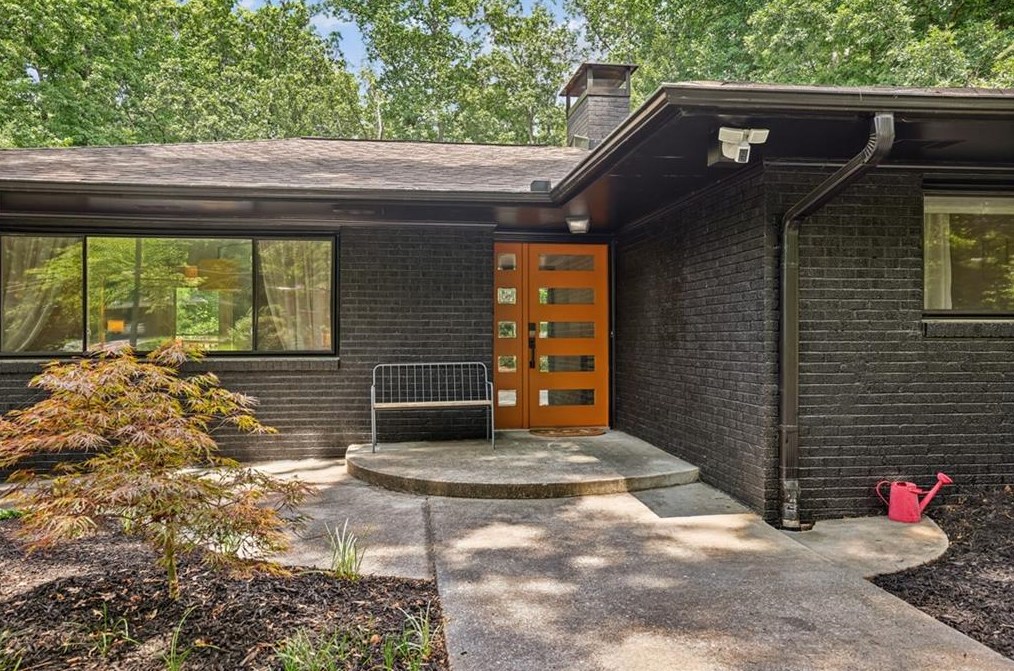 1142 Vistavia Cir, Decatur GA  30033-3418 exterior