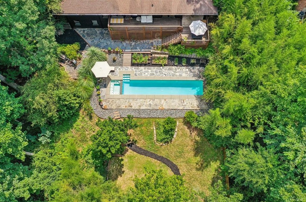 1142 Vistavia Cir, Decatur GA  30033-3418 exterior