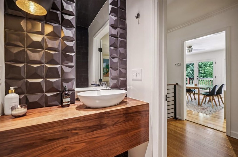 1142 Vistavia Cir, Decatur GA  30033-3418 exterior