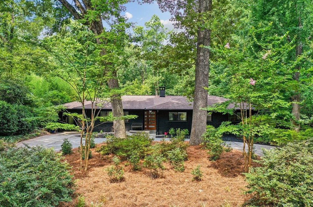 1142 Vistavia Cir, Decatur GA  30033-3418 exterior