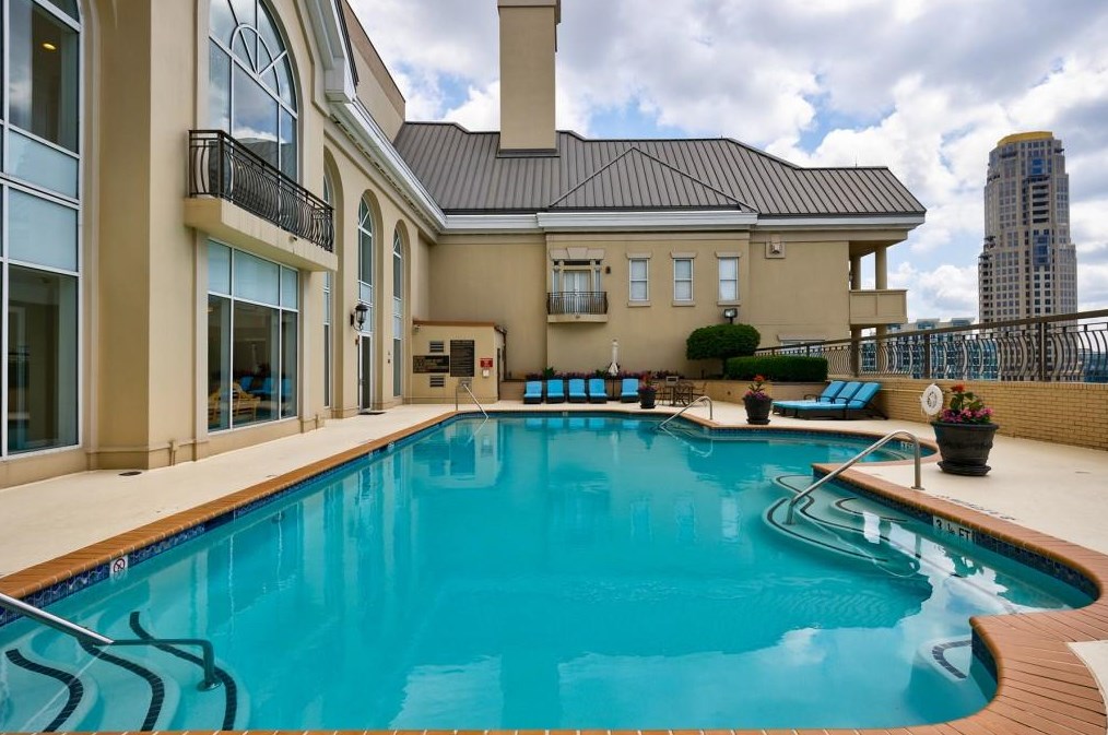 3334 Peachtree Rd, Atlanta GA  30326-6801 exterior