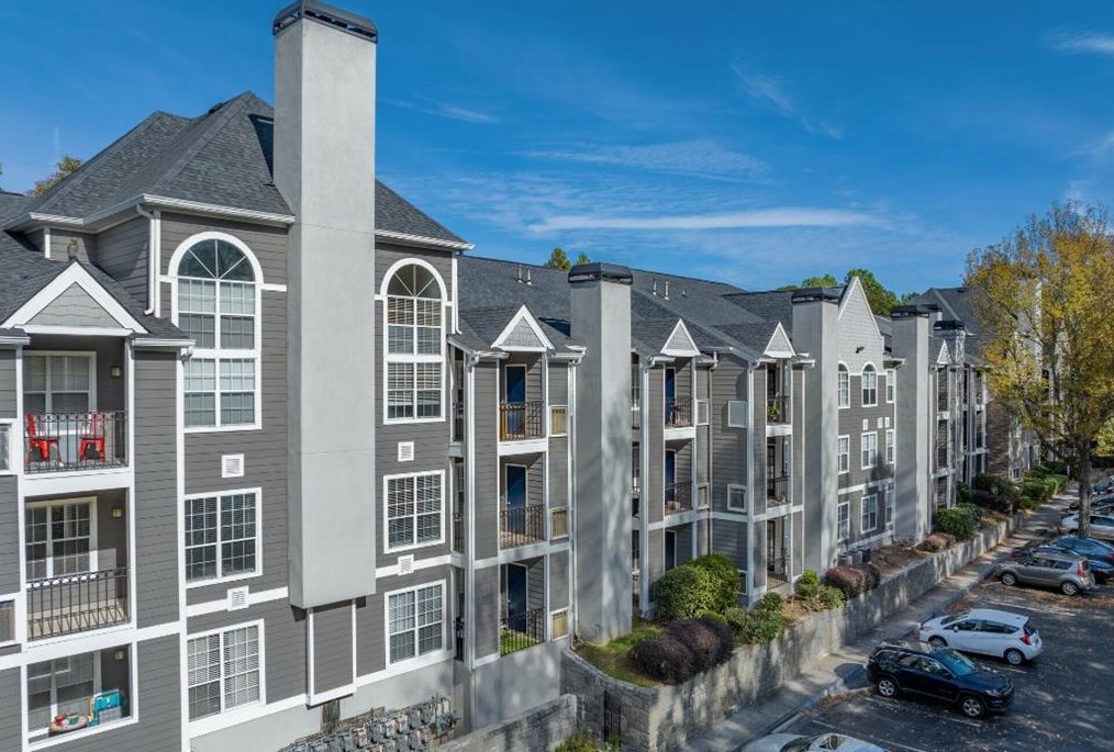 2124 Gables Dr, Atlanta GA  30319-4196 exterior